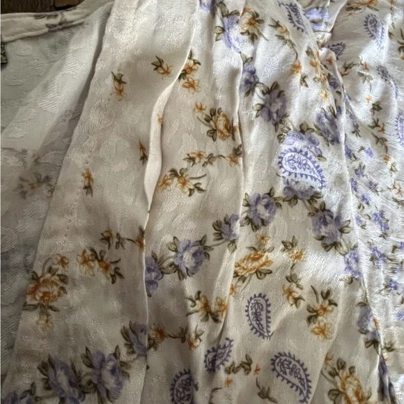 IVORY LANE paisley Floral Flutter Sleeves Smocked Blouse NWOT M Soft Pretty boho - Picture 12 of 12